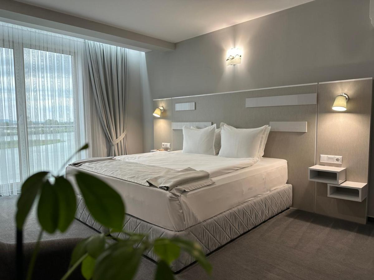 Hotel Del Ponte à Svilengrad Extérieur photo